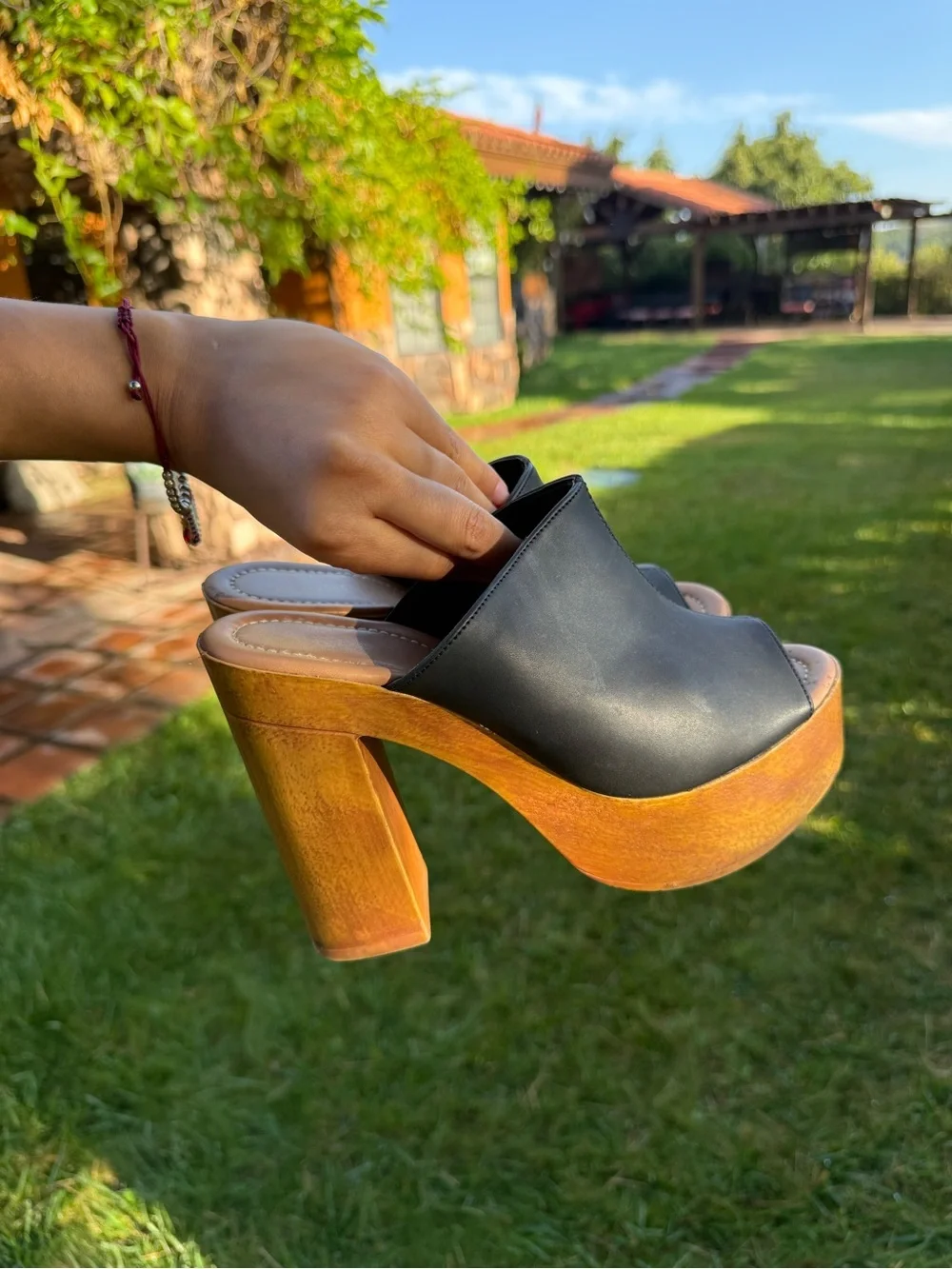 N/A stylish black